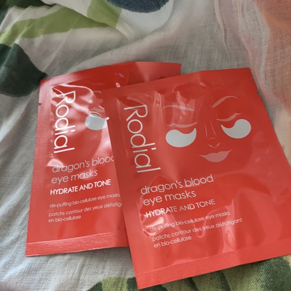 Rodial Dragon’s Blood Eye Masks - Picture 2 of 2